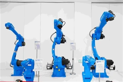 Vilka är fördelarna med svetsning robot positioner?